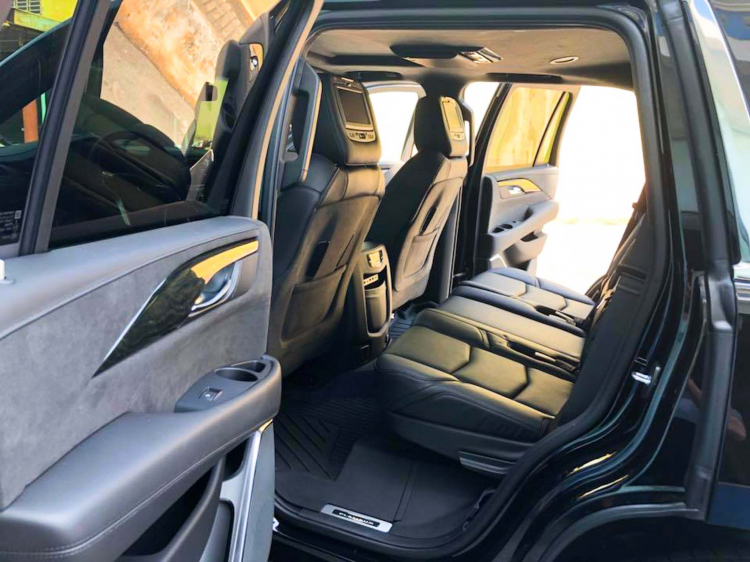 SUV hạng sang cỡ lớn Cadillac Escalade 2019 phiên bản Platinum cao cấp về Việt Nam