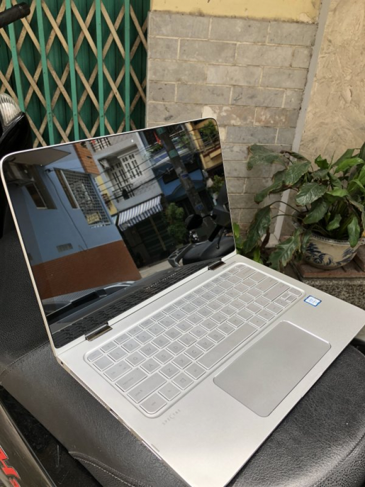 Macbook (OS) hay HP, Dell (Win) Macbook (OS) hay HP, Dell (Win)