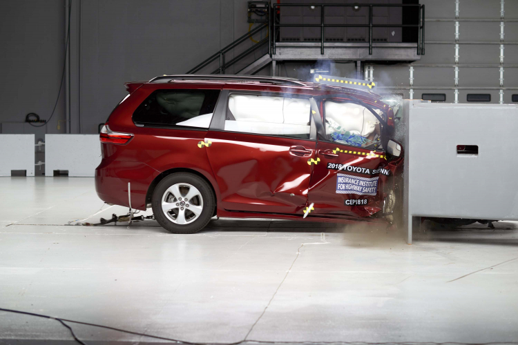 IIHS: Thử nghiệm va chạm xe minivan 2018, Honda Odyssey dẫn đầu về an toàn