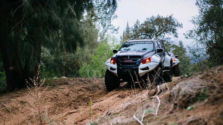 Isuzu giới thiệu cặp đôi concept: MU-X và D-MAX độ off-road hạng nặng