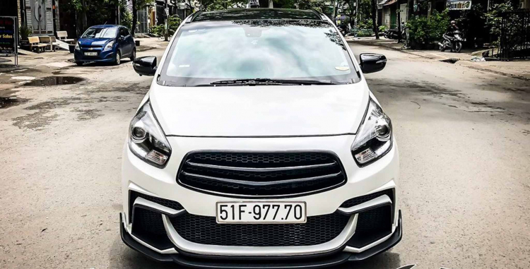 Kia Rondo được đem độ bodykit thể thao tại TP.HCM