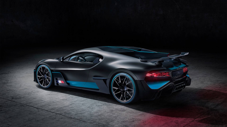 Bugatti Divo chính thức ra mắt: Tuyệt tác khí động học có giá gần 6 triệu USD