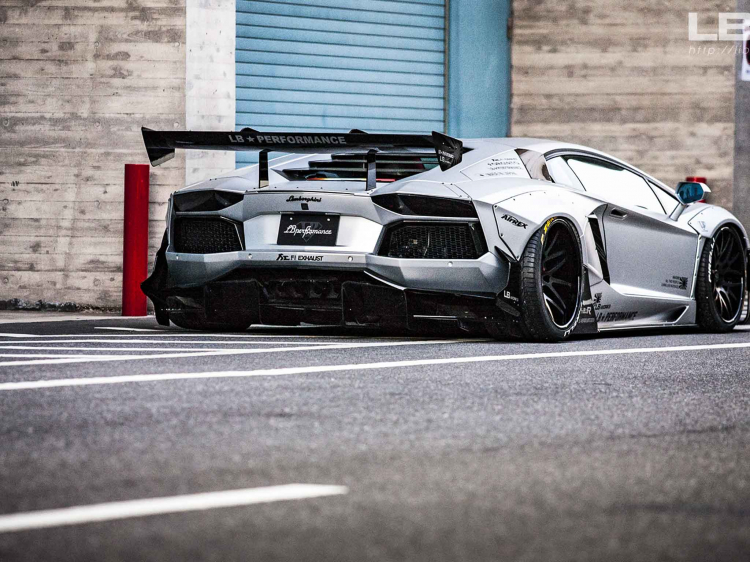 Siêu xe Lamborghini Aventador LP700-4 được độ Liberty Walk tại TP.HCM