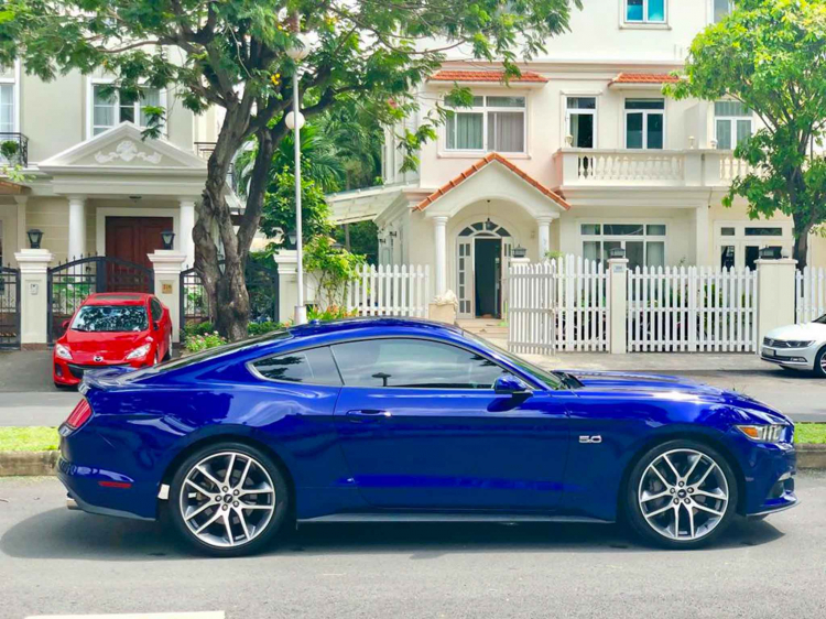 Ford Mustang GT V8 5.0L đời 2016 hàng hiếm tại Việt Nam được rao bán khoảng 2,7 tỷ đồng