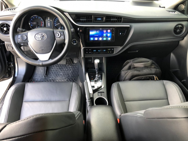 Toyota Altis 2.0V Sport 2018 chạy lướt 4000 km