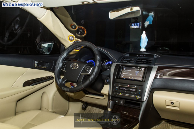 Độ âm thanh cho Toyota Camry 2018.