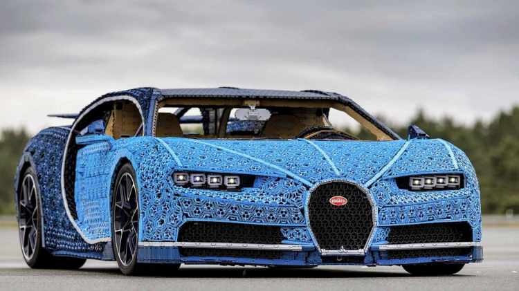 Mô hình Bugatti Chiron bằng LEGO tỷ lệ 1:1; có thể cầm lái được