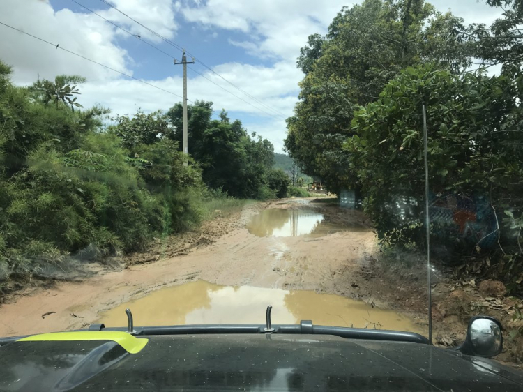 Thiện nguyện: Quà cho "Buôn Mười điều KHÔNG CÓ" ở Cheng Leng!