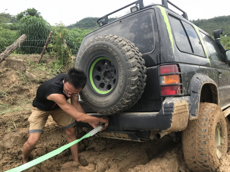 Thiện nguyện: Quà cho "Buôn Mười điều KHÔNG CÓ" ở Cheng Leng!