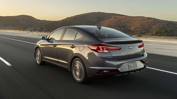 Hyundai Elantra 2019 báo giá chỉ từ 17.100 USD tại Mỹ