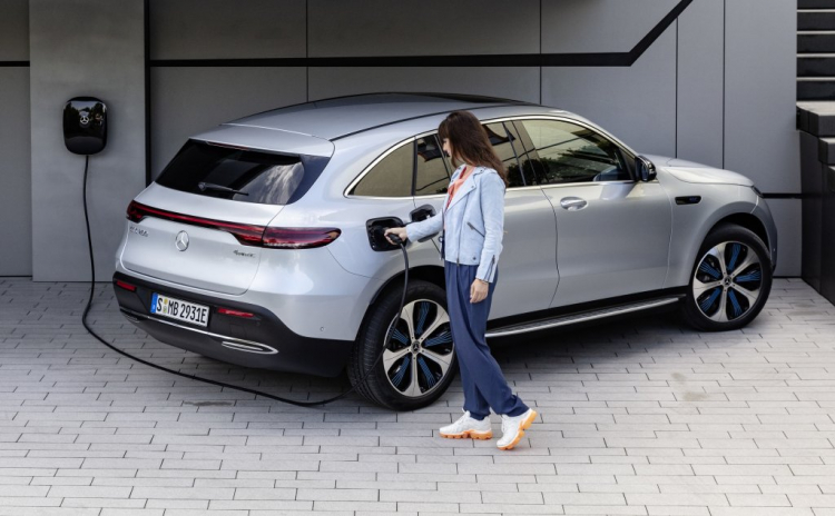 Tìm hiểu chi tiết Mercedes EQC - Xe điện thương mại đầu tiên của Mercedes-Benz Tìm hiểu chi tiết Mercedes EQC - Xe điện thương mại đầu tiên của Mercedes-Benz