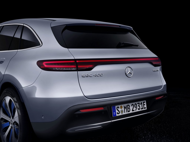 Tìm hiểu chi tiết Mercedes EQC - Xe điện thương mại đầu tiên của Mercedes-Benz Tìm hiểu chi tiết Mercedes EQC - Xe điện thương mại đầu tiên của Mercedes-Benz