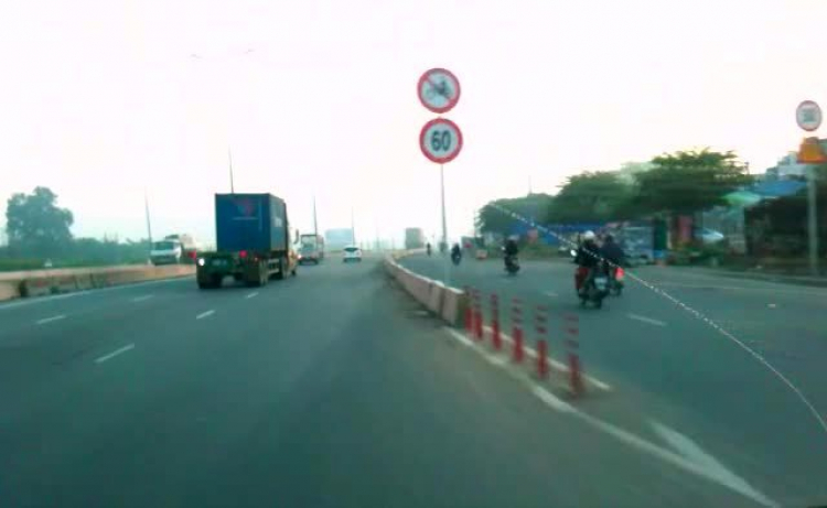 XXX đang bắn tốc độ ngay ngã tư Thủ Đức XXX đang bắn tốc độ ngay ngã tư Thủ Đức