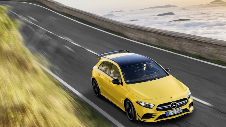 Mercedes-AMG A35 4MATIC ra mắt; lắp động cơ 2.0L tăng áp mạnh 302 mã lực