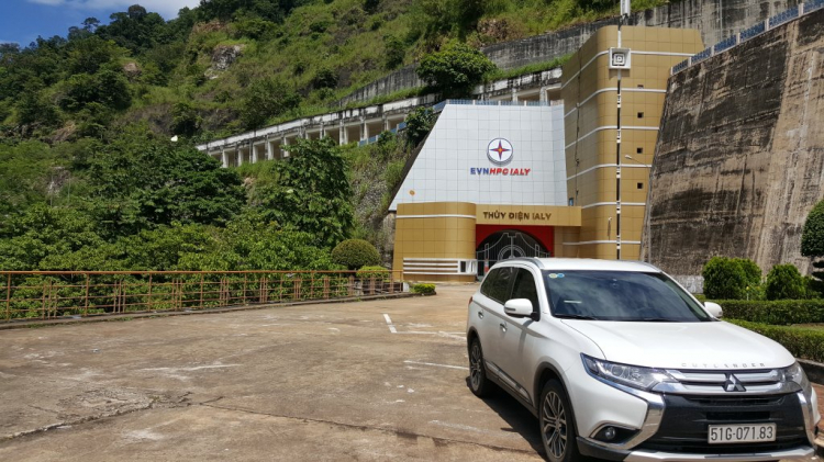 Hành trình mua Outlander 2.0 STD và phượt test trong 5 ngày đi Gia Lai cho nóng :) Hành trình mua Outlander 2.0 STD và phượt test trong 5 ngày đi Gia Lai cho nóng :)