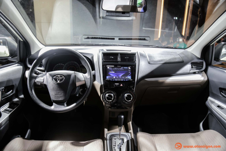Toyota Avanza giá từ 537 triệu: mẫu MPV giá rẻ với nhiều thiết kế "cổ"