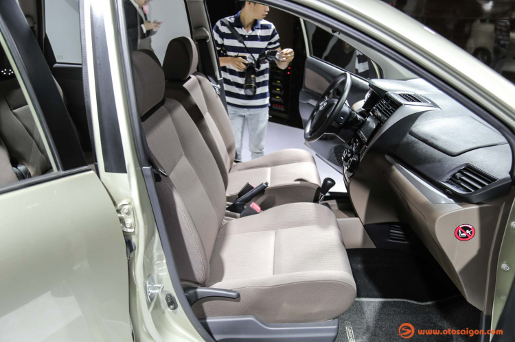 Toyota Avanza giá từ 537 triệu: mẫu MPV giá rẻ với nhiều thiết kế "cổ"