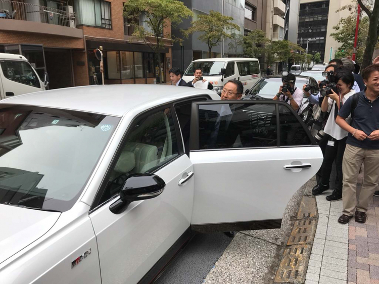 Chủ tịch Toyota sử dụng sedan Century 2018 phiên bản thể thao GRMN