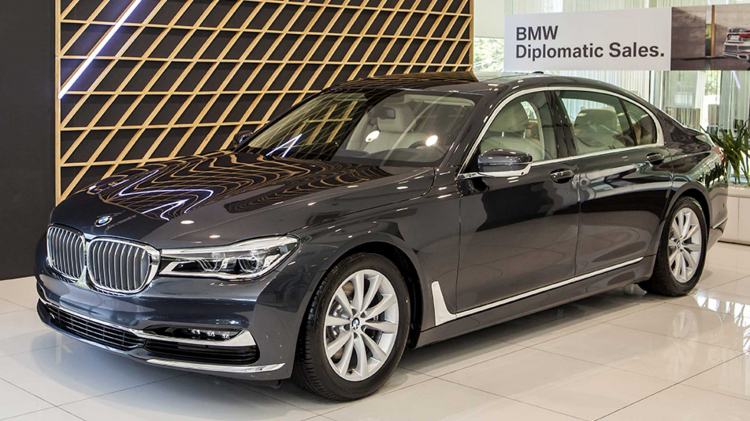 Chức năng an toàn của BMW 740li