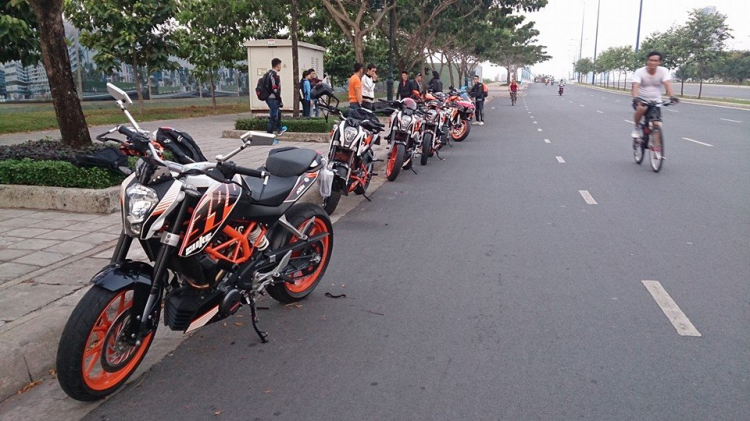 Hỏi dìa xe KTM Duke 390? Hỏi dìa xe KTM Duke 390?