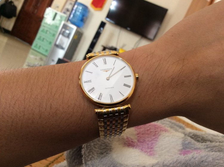 Xin tư vấn về đồng hồ Longines. Xin tư vấn về đồng hồ Longines.