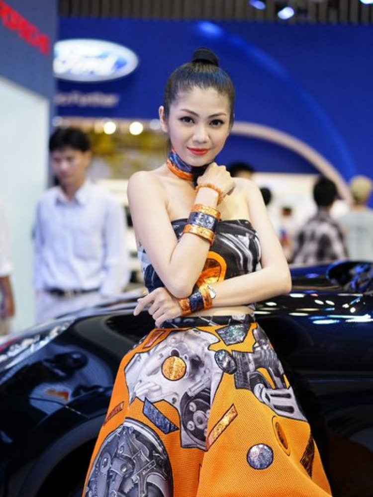 Bóng hồng tại Vietnam Motor Show 2014