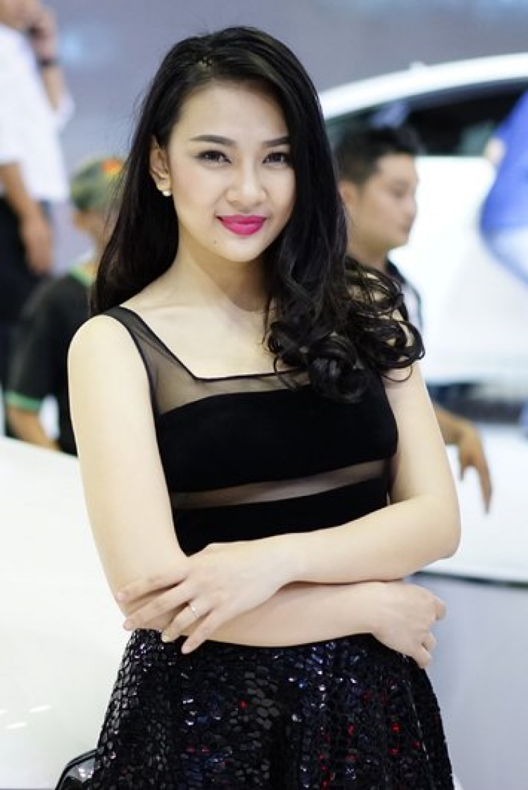 Bóng hồng tại Vietnam Motor Show 2014