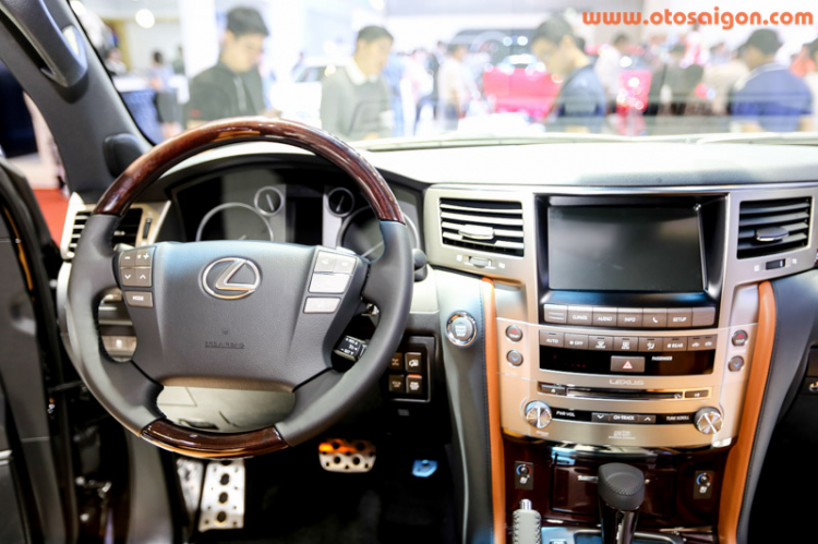 [VMS 2014] Lexus LX570: SUV hạng sang được người Việt ưa chuộng