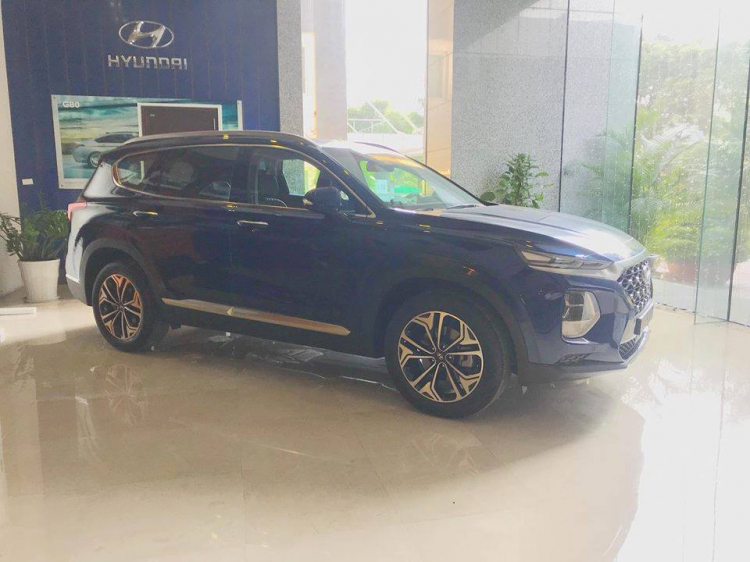 Hình ảnh thực tế Hyundai Sante Fe 2019 tại Việt Nam trước thềm ra mắt