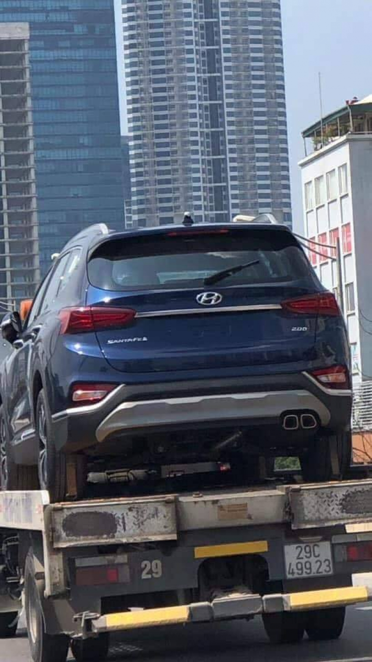 Hình ảnh thực tế Hyundai Sante Fe 2019 tại Việt Nam trước thềm ra mắt