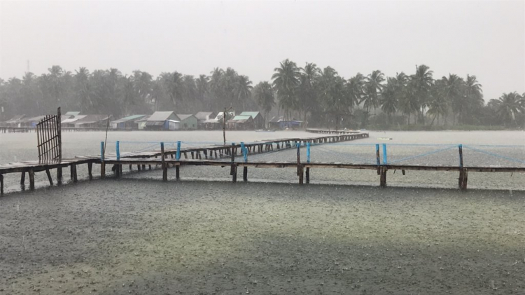 Có thị trấn, làng chài nhỏ ven biển nào đẹp, yên bình ko mấy anh?