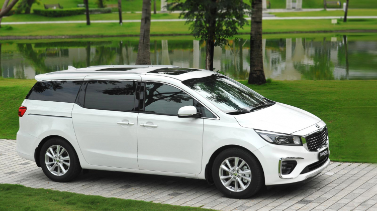 Kia Sedona facelift 2018 ra mắt tại Việt Nam, giá bán từ 1,1 đến 1,4 tỷ đồng