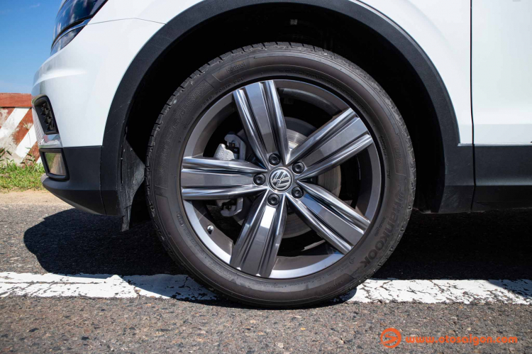 Đánh giá Volkswagen Tiguan Allspace 2018: chiếc SUV 5+2 tiệm cận xe sang có giá 1,699 tỷ đồng Đánh giá Volkswagen Tiguan Allspace 2018: chiếc SUV 5+2 tiệm cận xe sang có giá 1,699 tỷ đồng