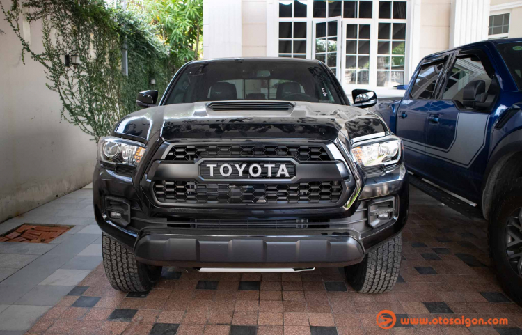 Ảnh chi tiết Toyota Tacoma TRD PRO 4x4 đầu tiên tại Việt Nam