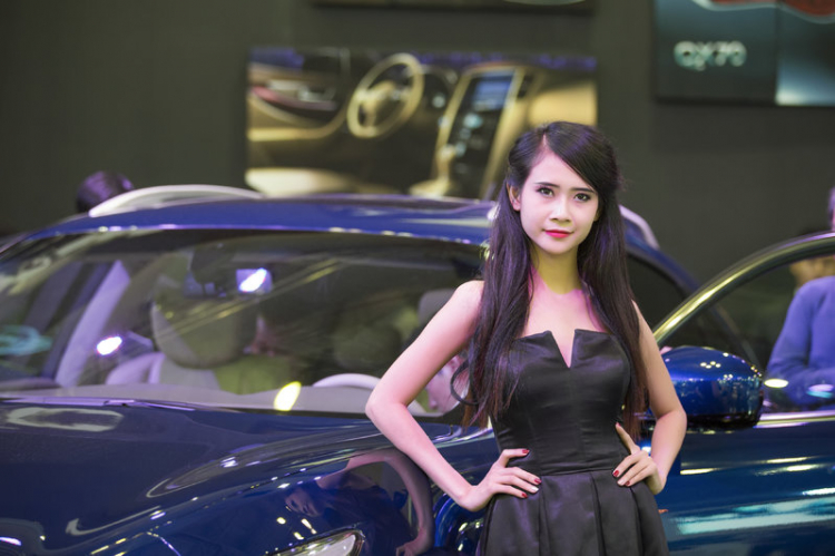 Mỹ nhân tràn ngập Vietnam Motor Show 2014