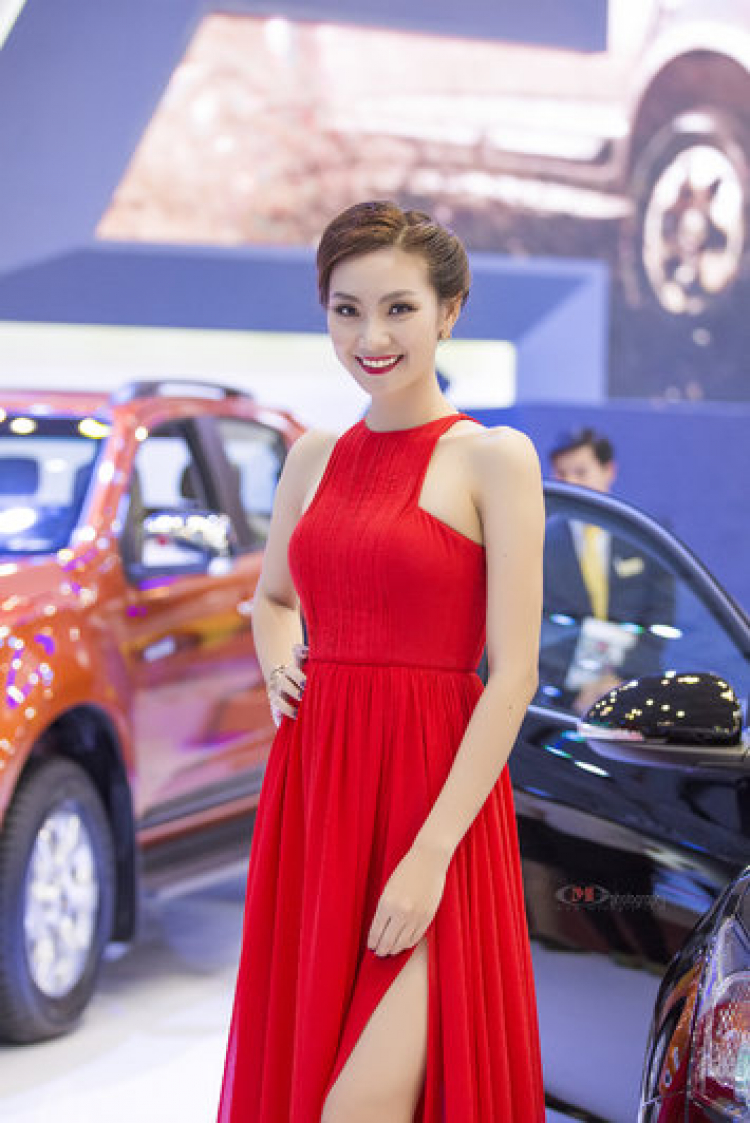 Mỹ nhân tràn ngập Vietnam Motor Show 2014