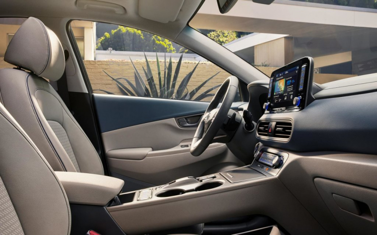 Hyundai Kona EV Đã Lăn Bánh Ở Beverly Hill, Chuẩn Bị Ra Mắt Năm 2019