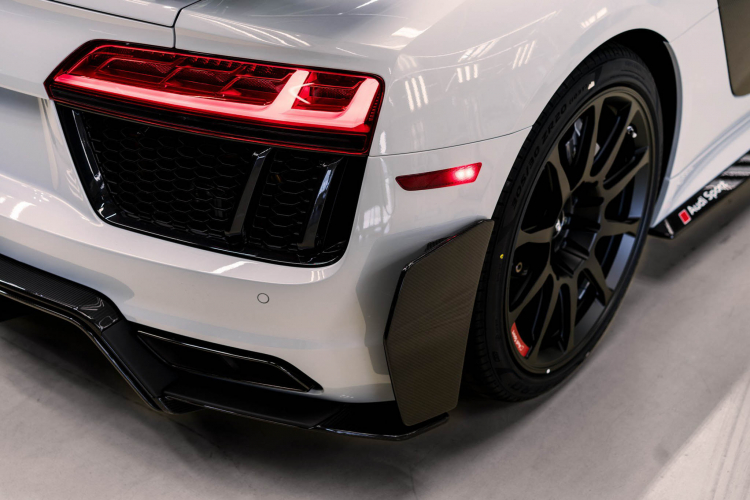 Audi giới thiệu R8 V10 Plus phiên bản đặc biệt; giảm trọng lượng và tăng hiệu quả khí động học