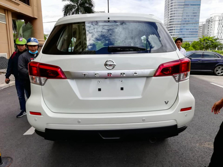 Ảnh thực tế SUV 7 chỗ Nissan Terra 2019; 3 phiên bản với giá dự kiến từ 986 triệu đồng