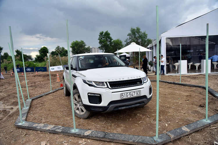 [VMS 2018] Above & Beyond Tour - cơ hội thử off-road với xe Land Rover trong khuôn khổ triển lãm