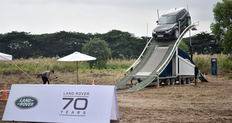 [VMS 2018] Above & Beyond Tour - cơ hội thử off-road với xe Land Rover trong khuôn khổ triển lãm