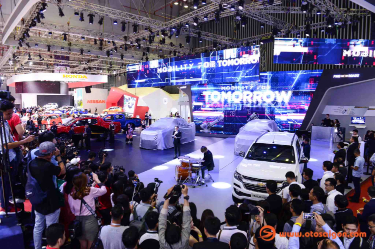 [VMS 2018] Ghé thăm gian hàng Chevrolet tại Triển lãm ô tô Việt Nam 2018; SUV và bán tải
