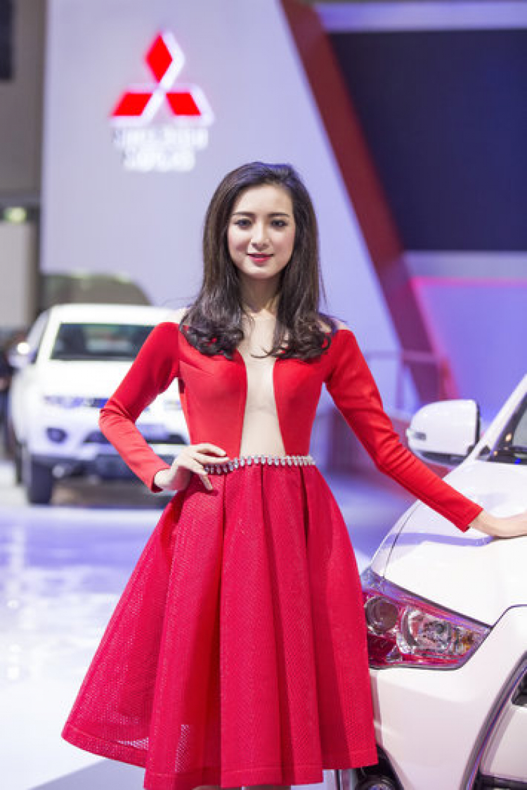 Mỹ nhân tràn ngập Vietnam Motor Show 2014