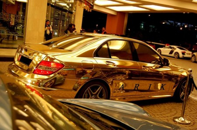Bộ sưu tập xe khủng của Quốc Vương Prunei