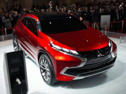 Mitsubishi_Concept_XR-PHEV_front-right_2013_Tokyo_Motor_Show.jpg