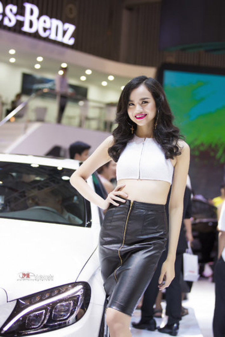 Mỹ nhân tràn ngập Vietnam Motor Show 2014