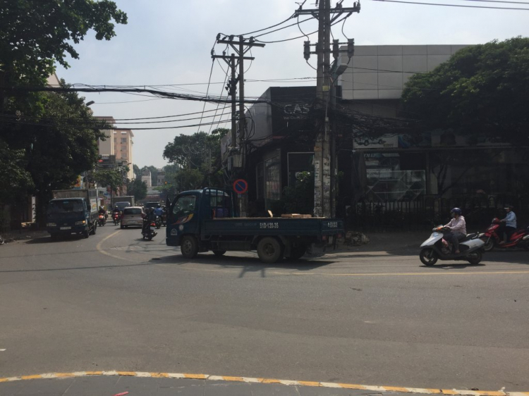 Lỗi không xi nhan khi vào đường cong ? Lỗi không xi nhan khi vào đường cong ?