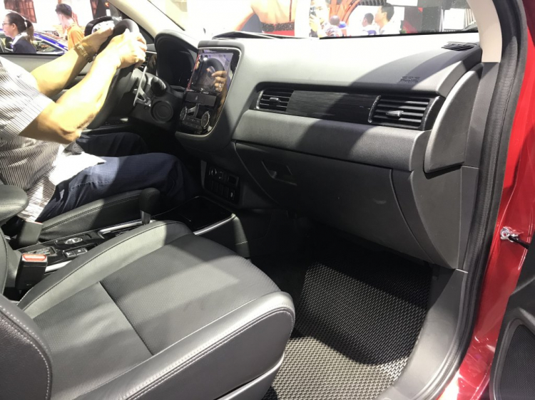 Cảm nhận Mitsubishi Outlander 2.0 STD 2018: Chiếc xe cho cảm xúc mãnh liệt! Cảm nhận Mitsubishi Outlander 2.0 STD 2018: Chiếc xe cho cảm xúc mãnh liệt!