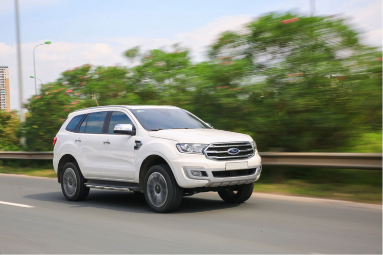 Đến triển lãm VMS 2018 đột kích phiên bản Ford Everest 2019