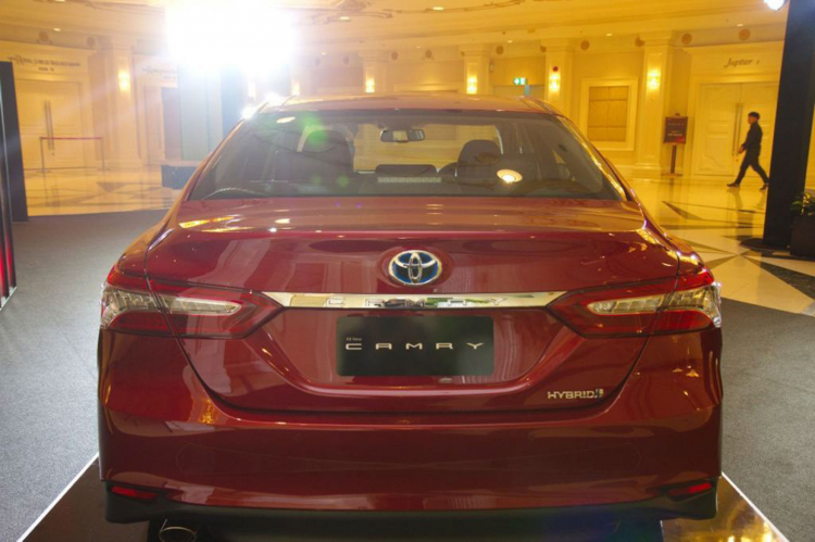 Ảnh thực tế Toyota Camry 2019 thế hệ mới vừa ra mắt tại Thái Lan; có phiên bản TRD